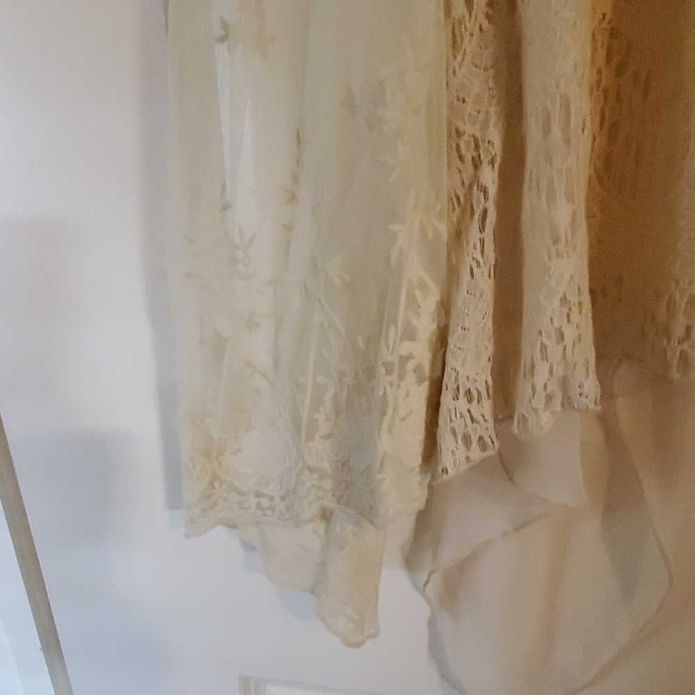 Lace/Embroidered Jacket - Picture 5 of 6